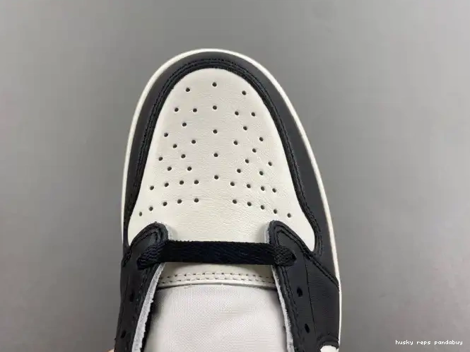 Rep Husky Jordan OG Air Low Mocha 1 CZ0790-102 0409